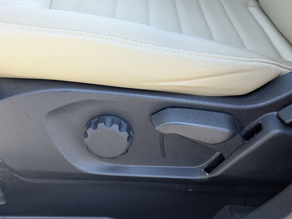 Used 2023 White Ford SE image 20