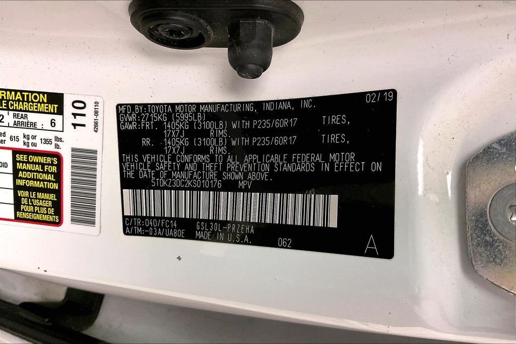 Used 2019 White Toyota LE image 40