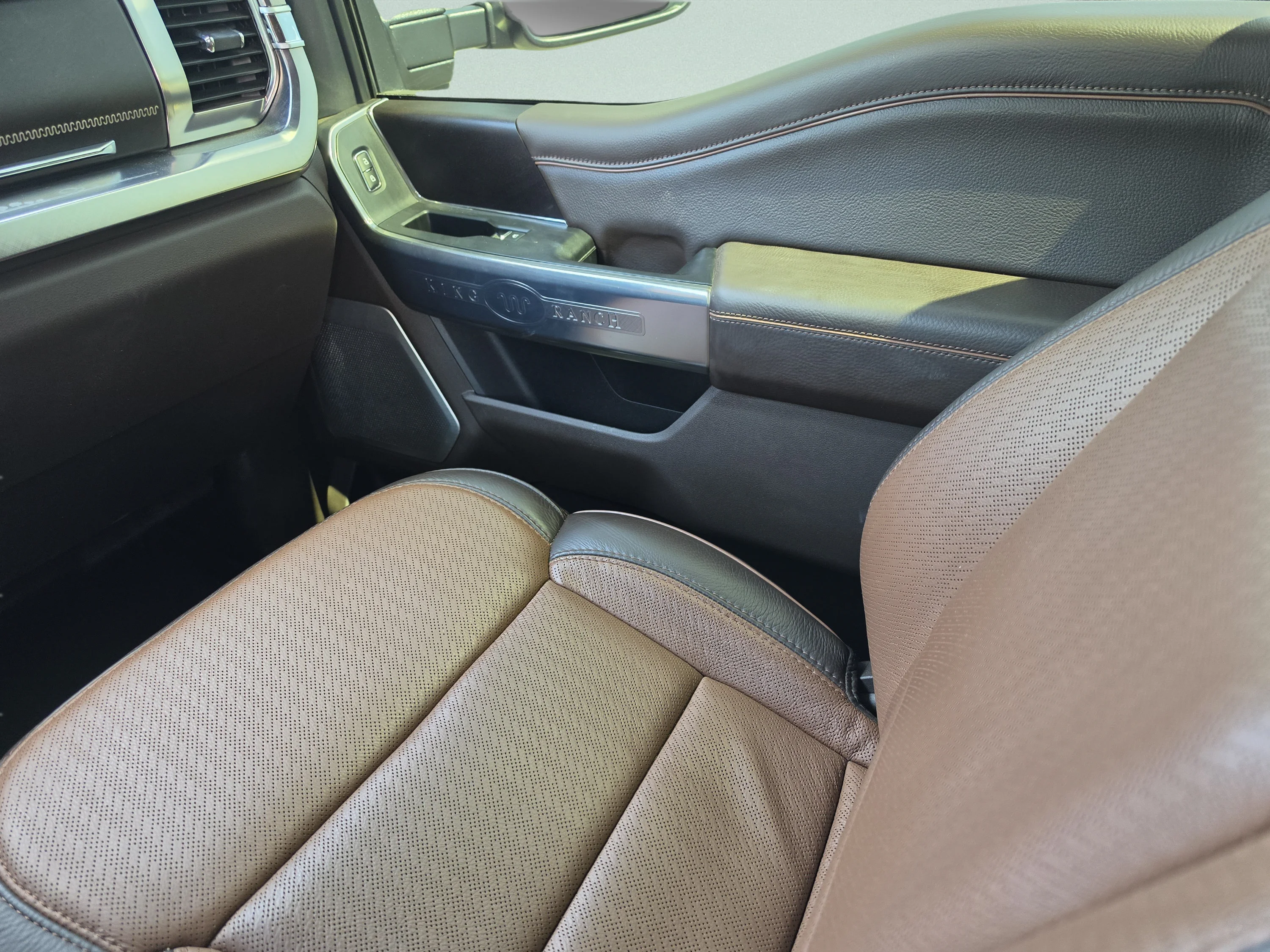 Used 2024 Red Metallic Ford King Ranch image 21