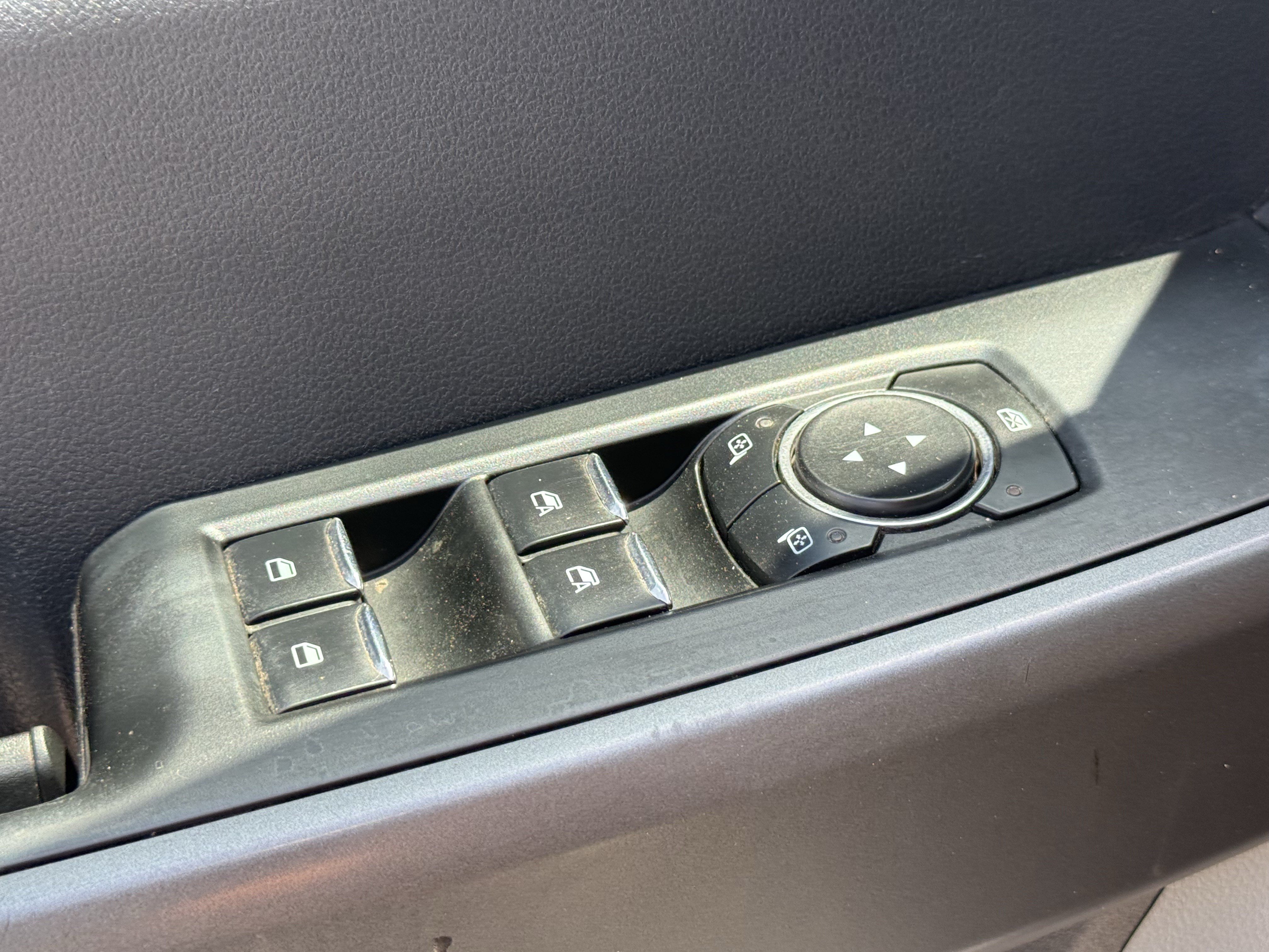 Used 2025 Oxford White Ford XLT image 24