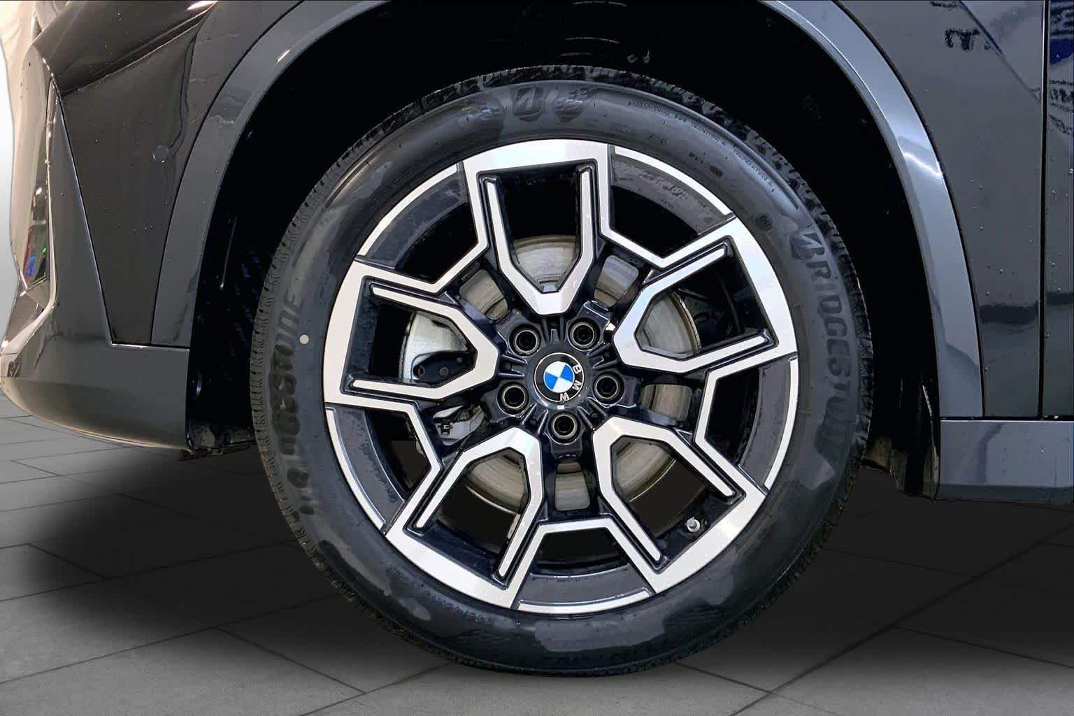 New 2026 Jet Black BMW xDrive28i image 11