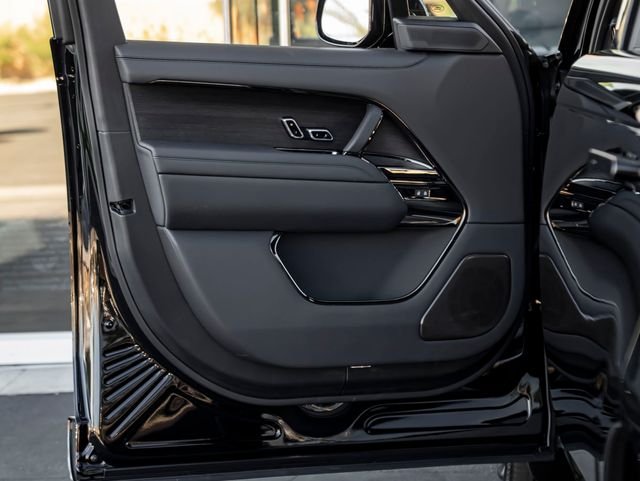 New 2026 Narvik Black Land Rover SV Black Edition image 12
