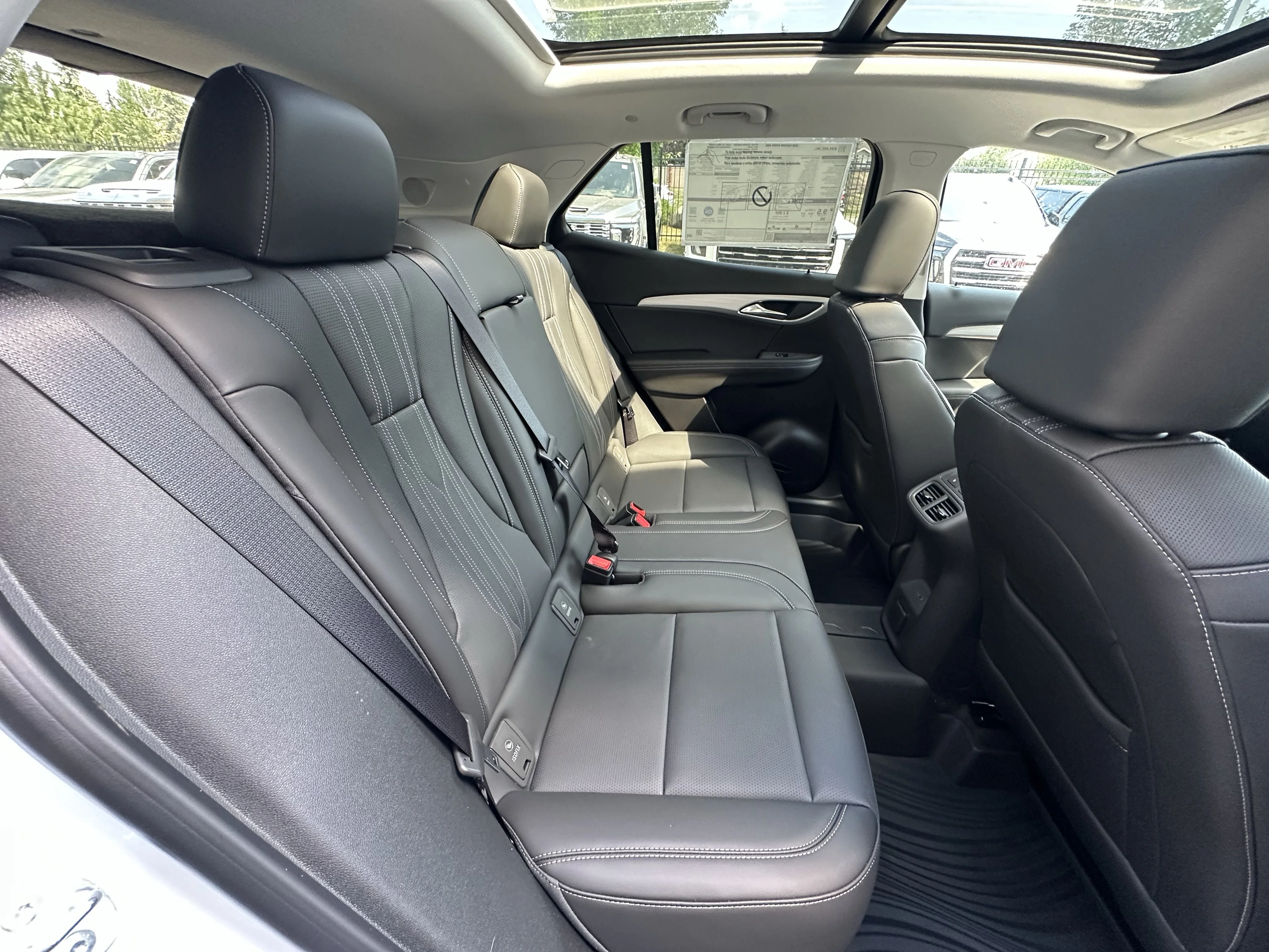 New 2026 Iridescent White Tricoat Buick Avenir image 21
