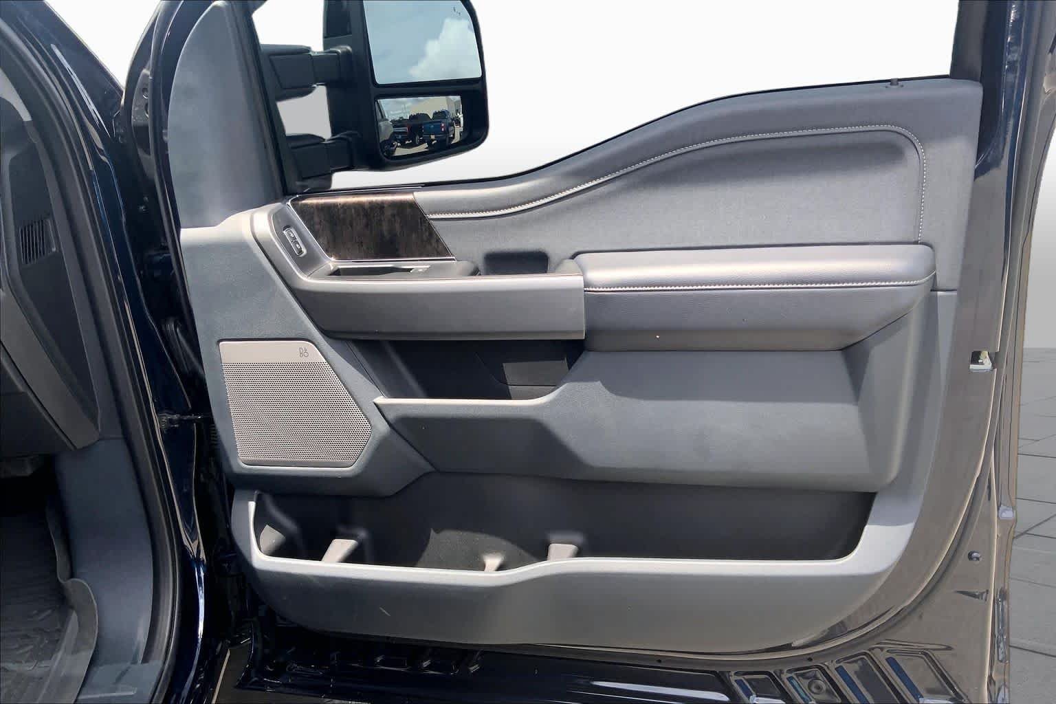 Used 2025 Antimatter Blue Metallic Ford LARIAT image 23