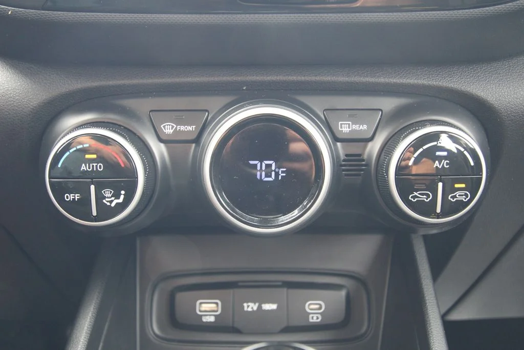 Used 2025 Gray Hyundai SEL image 27