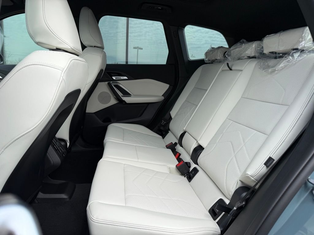 New 2026 Cape York Green Metallic BMW xDrive28i image 19