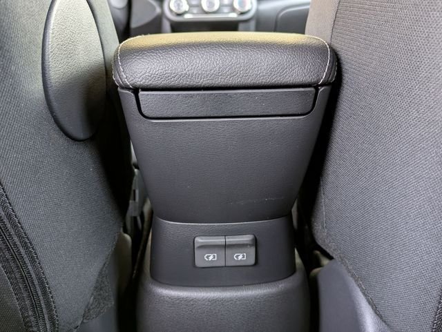 2025 Nissan KICKS PLAY Base - Photo 25