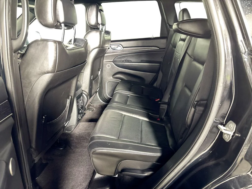 Used 2018 Black Jeep Overland image 21