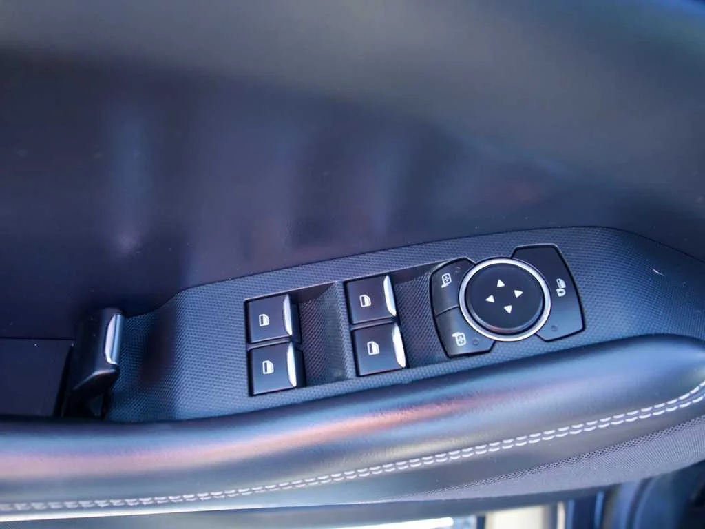 Used 2021 Gray Ford Select image 18