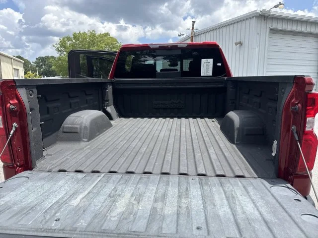 Used 2022  Chevrolet High Country image 12