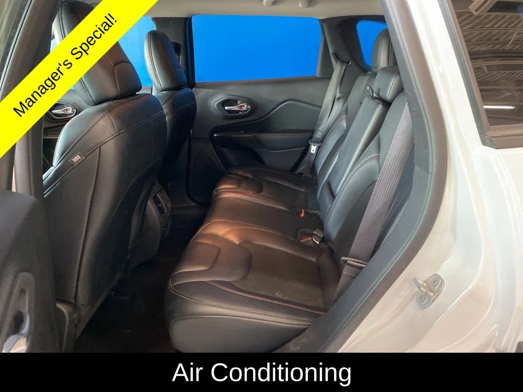 Used 2022 White Jeep Trailhawk image 11