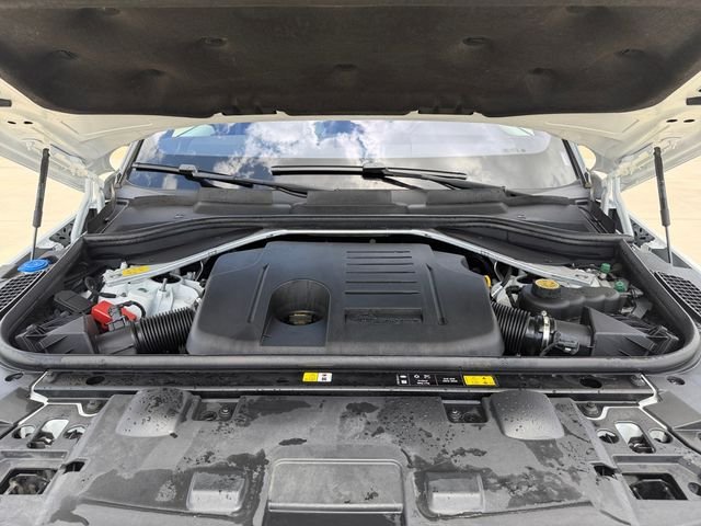 Certified Used 2023 Fuji White Land Rover SE Dynamic image 19