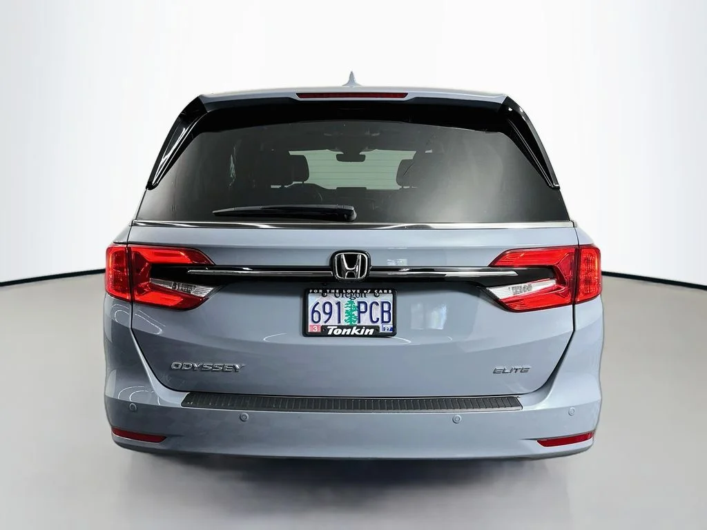 Used 2023 Sonic Gray Pearl Honda Elite image 7