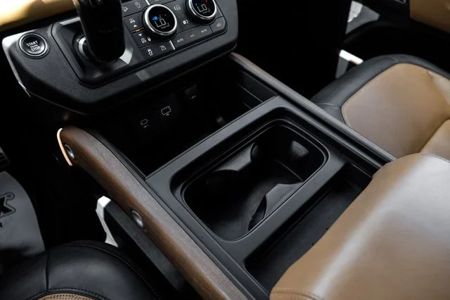Used 2024 Santorini Black Metallic Land Rover X image 31