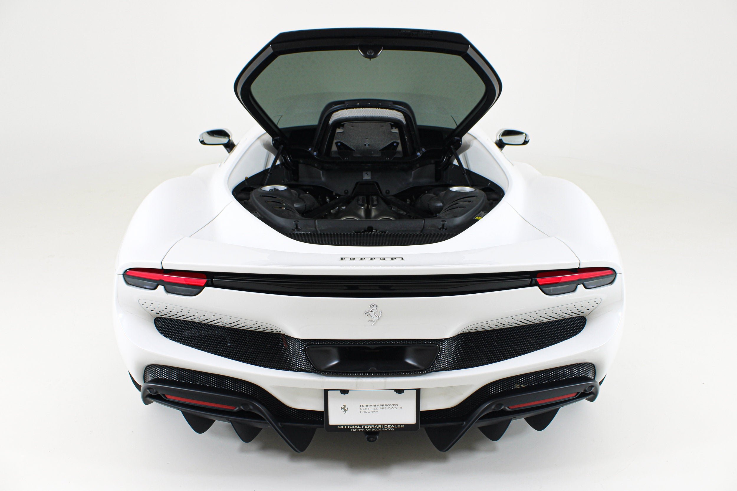 Used 2025 Bianco Cervino Ferrari  image 50