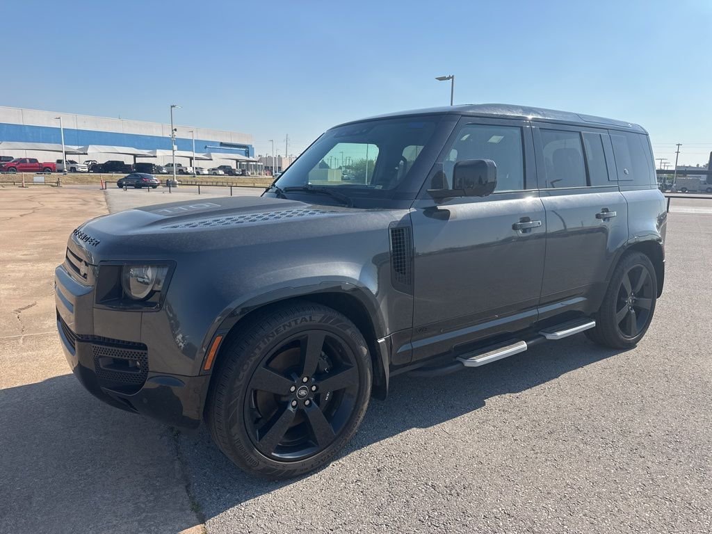 2023 Land Rover Defender V8