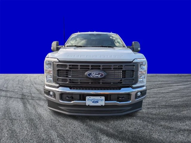 New 2027 Oxford White Ford F-350® XL image 9