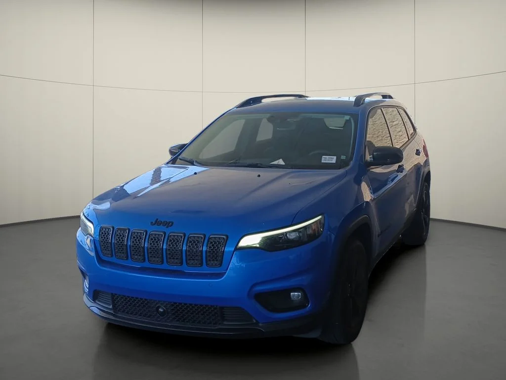 Used 2023 Blue Jeep Altitude image 3