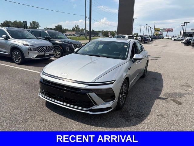 Used 2026 Silver Hyundai Blue image 5
