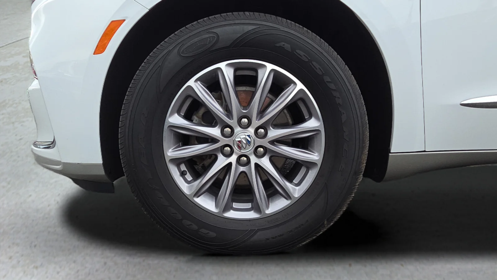 Used 2024 White Buick Premium Group image 36