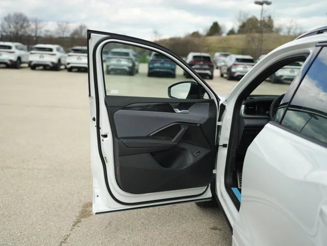 New 2026 Opal White Pearl Volkswagen 2.0T SE R-Line Black image 27