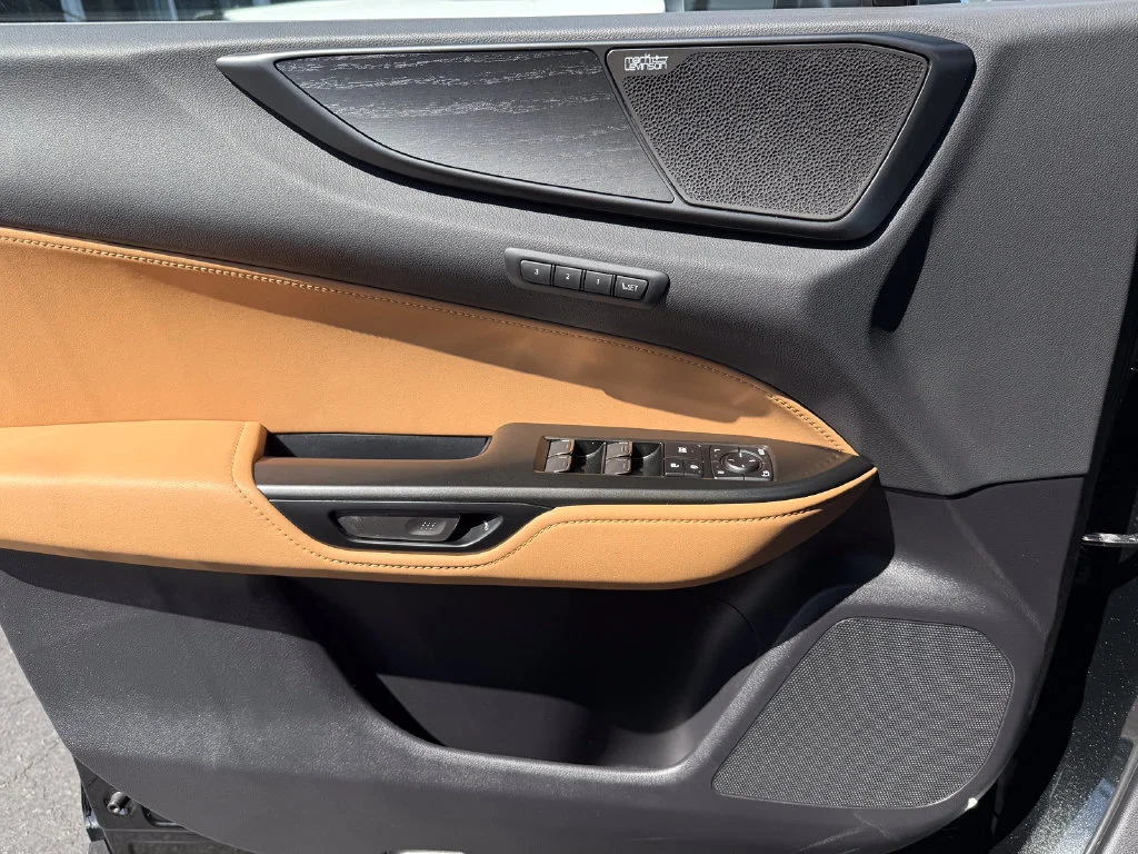 Used 2025  Lexus NX 350h Luxury image 25