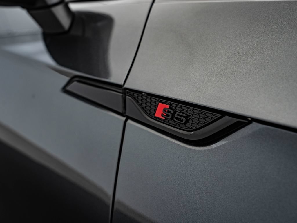 Used 2022 Daytona Gray Pearl Effect Audi Premium Plus image 20