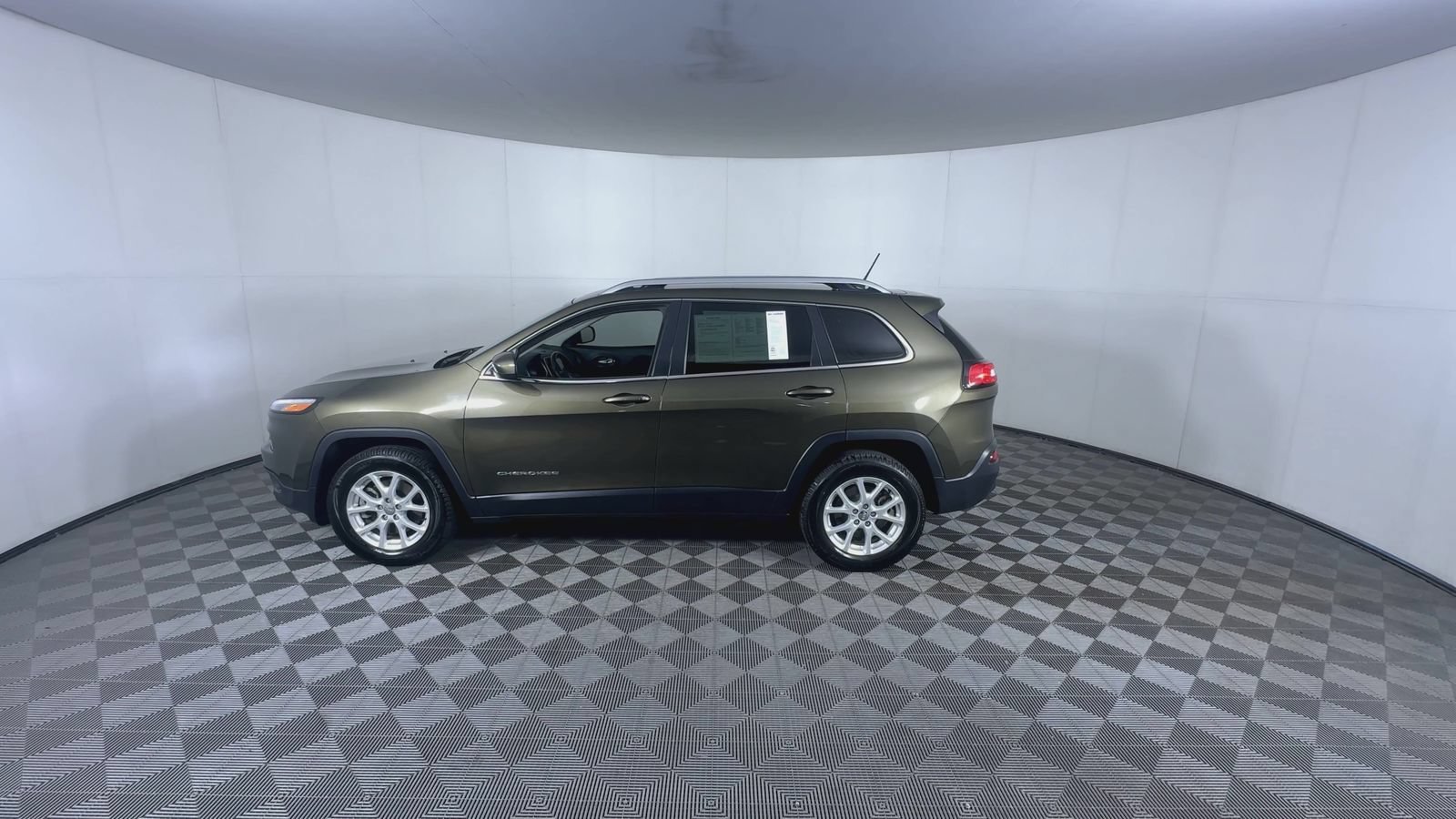 Used 2014 Eco Green Pearlcoat Jeep Latitude image 5