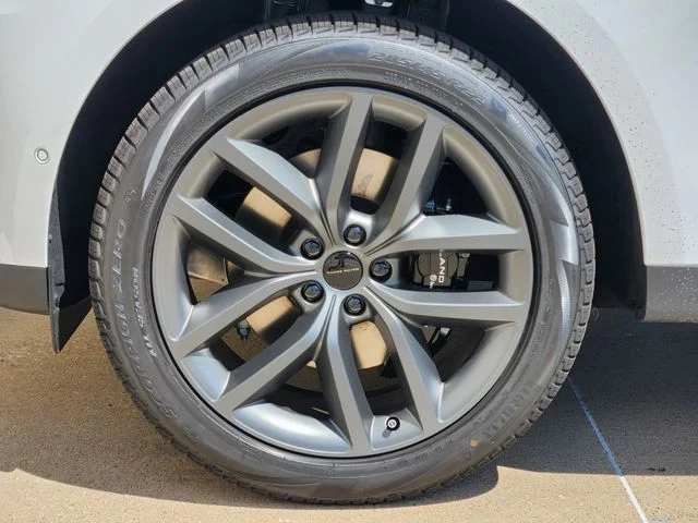 New 2026 Fuji White Land Rover SE image 7