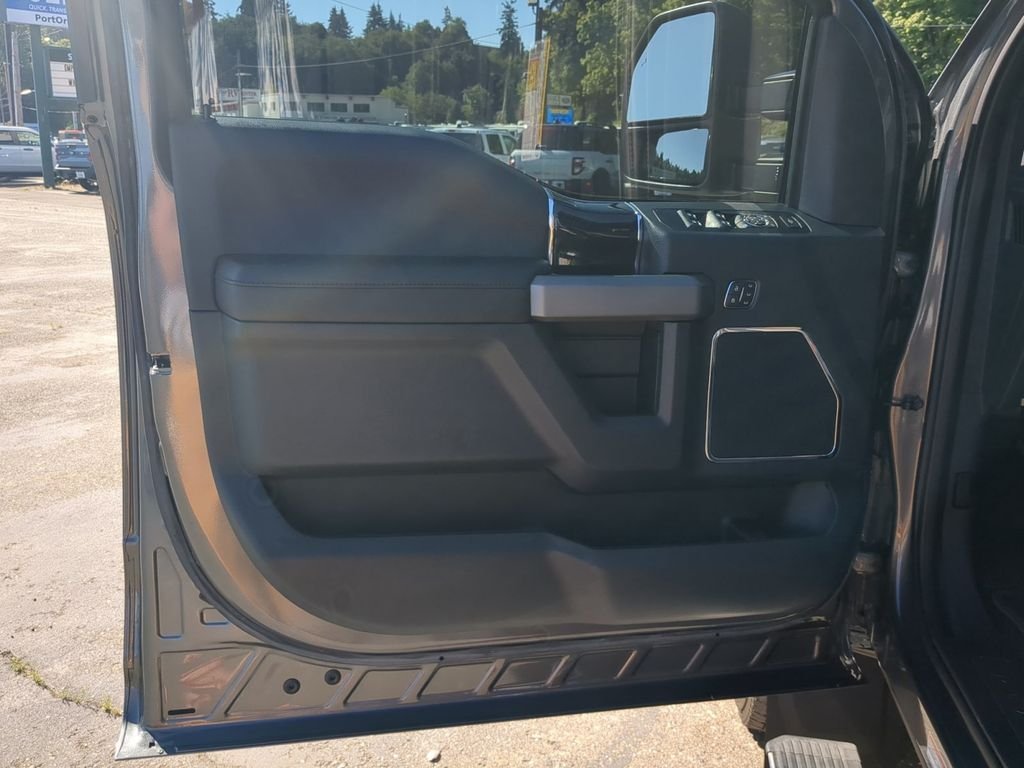 Used 2022 Gray Metallic Ford Platinum image 13
