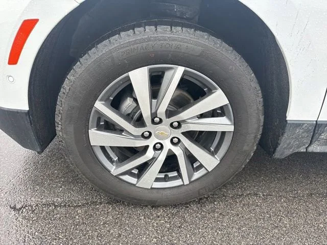 Used 2024 Summit White Chevrolet Premier image 9