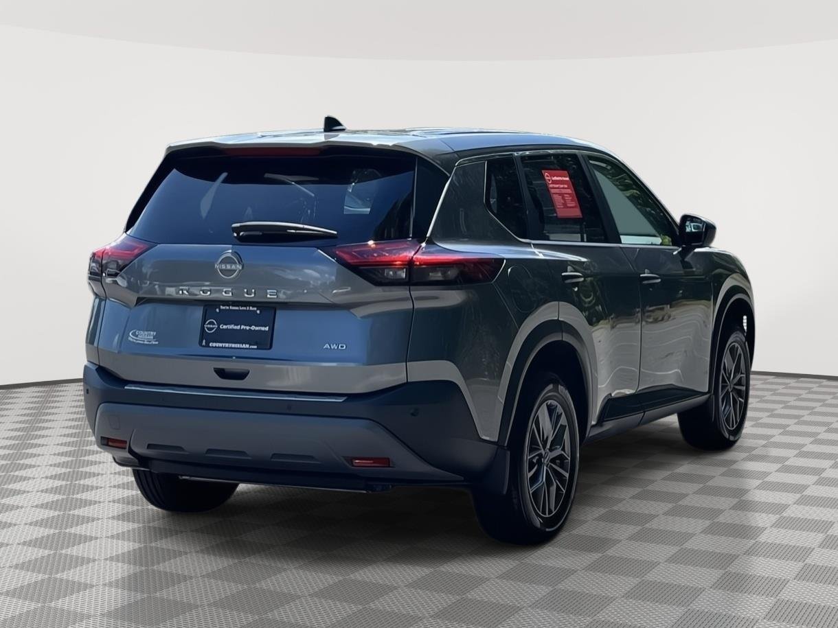 Used 2023 Gun Metallic Nissan S image 5