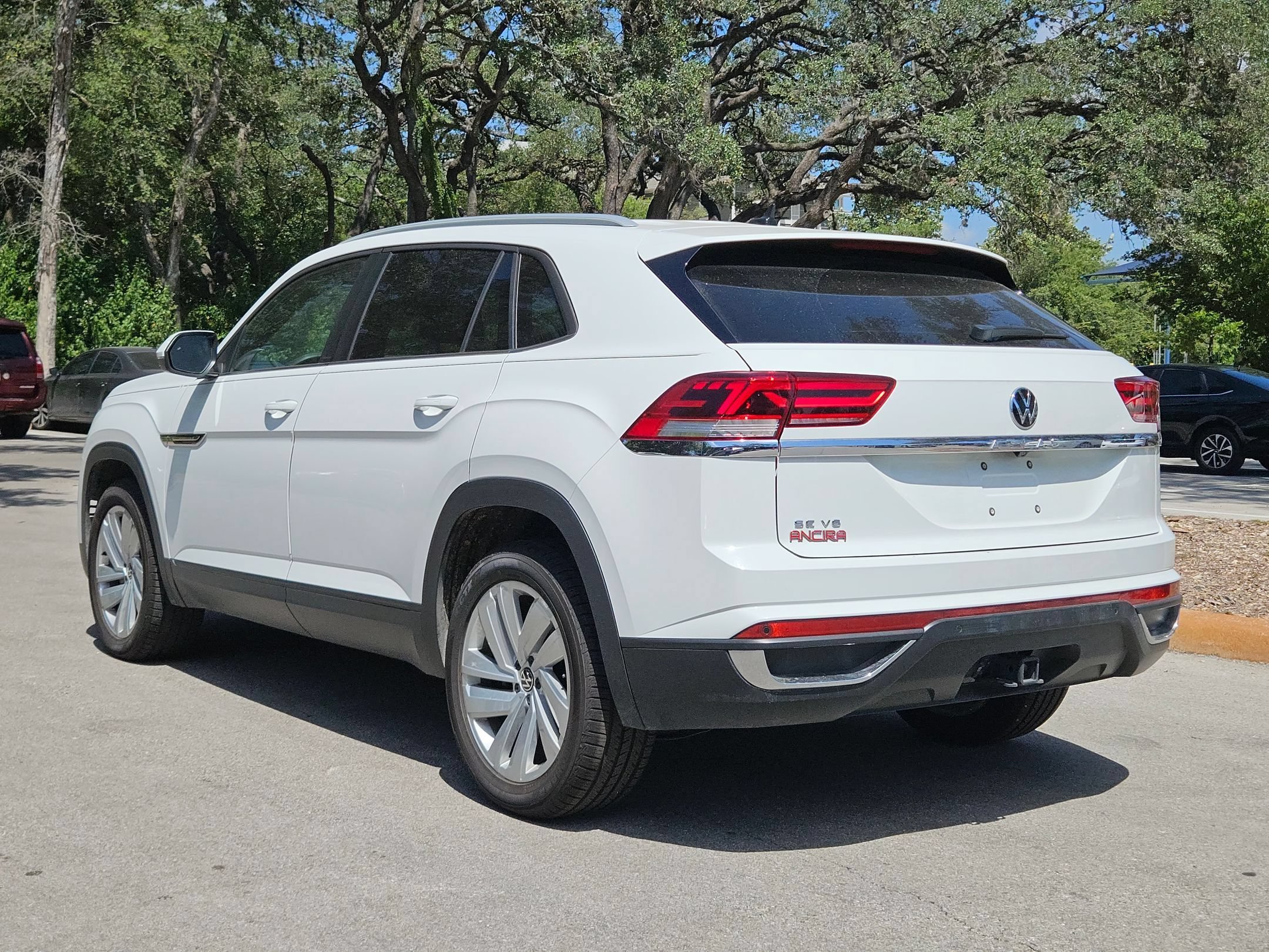 Used 2021 Pure White Volkswagen 3.6L V6 SE w/Technology image 5