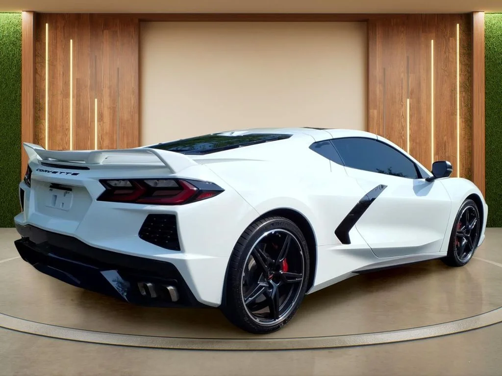 Used 2020 White Chevrolet Stingray image 26