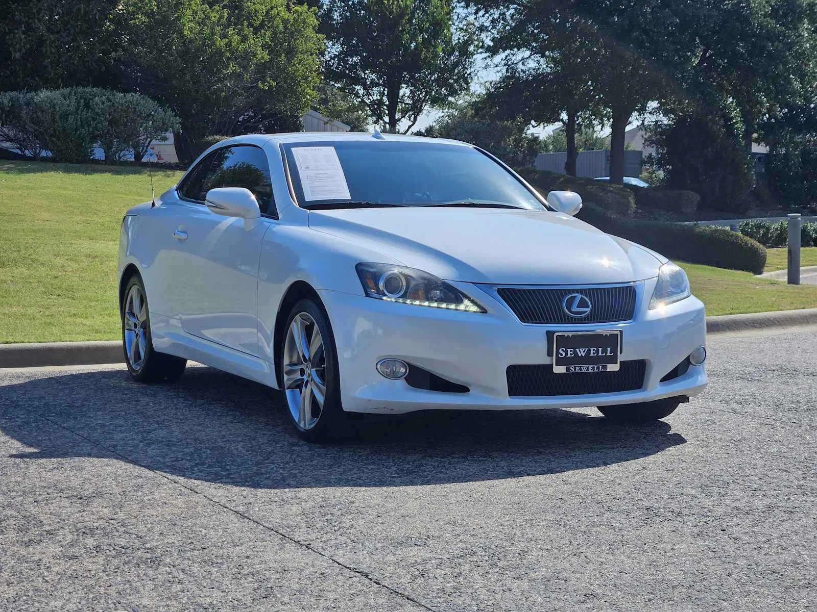 Used 2014 Starfire Pearl Lexus  image 2