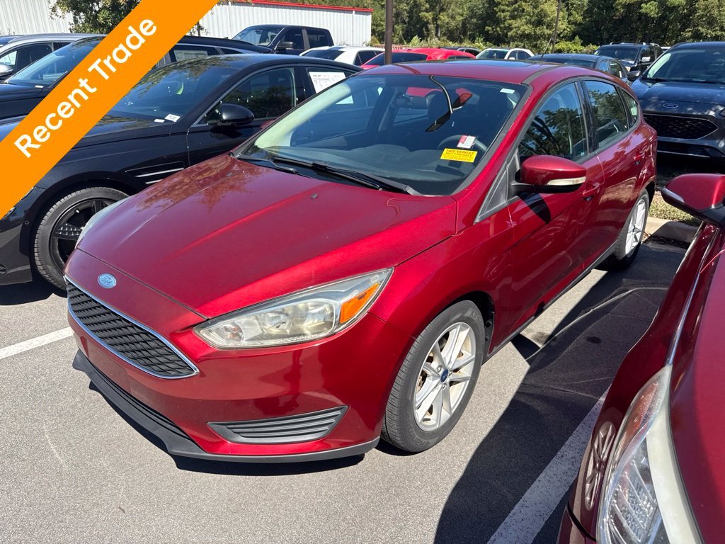 Used 2016 Red Ford SE image 1