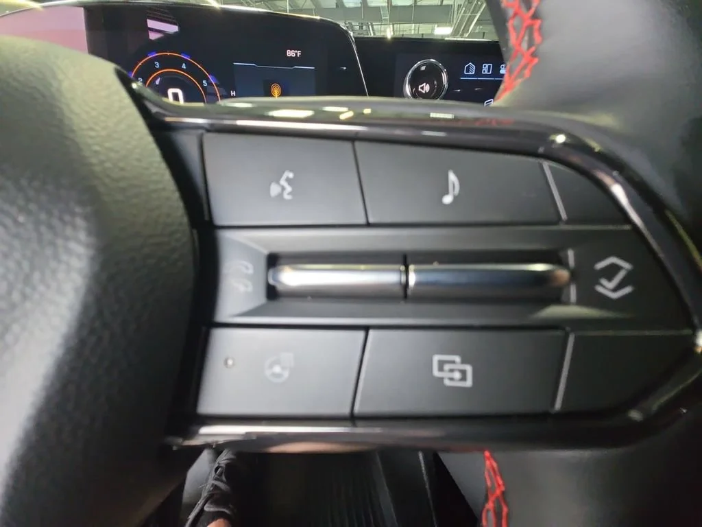 Used 2025 Mosaic Black Metallic Chevrolet RS image 19