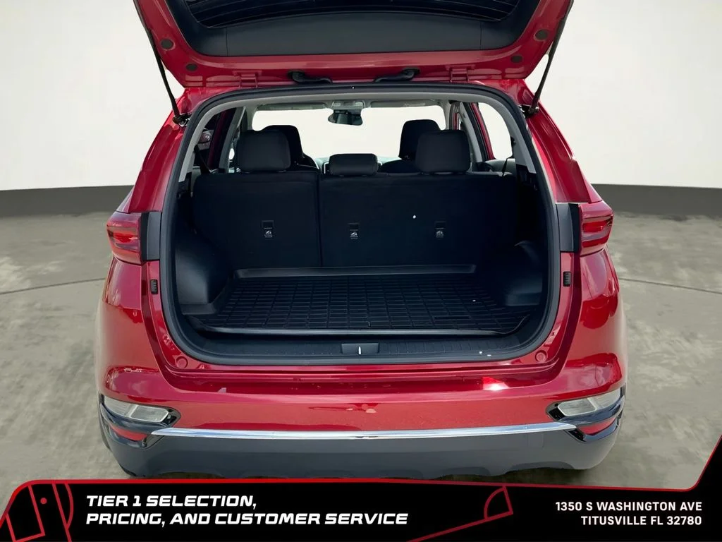 Used 2022 Red Kia LX image 26