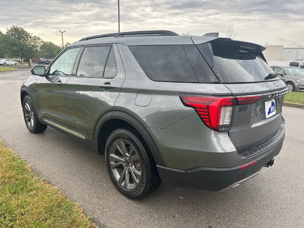 Used 2025 Gray Ford Active image 12