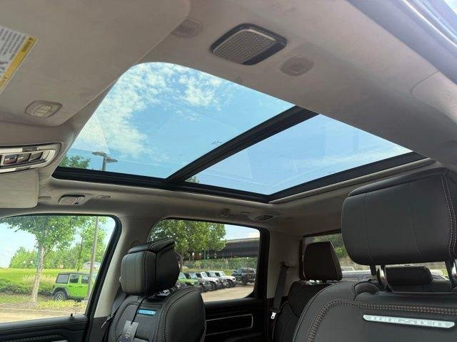New 2026 Diamond Black Crystal Pearl-Coat Exterior Paint RAM Tungsten image 26