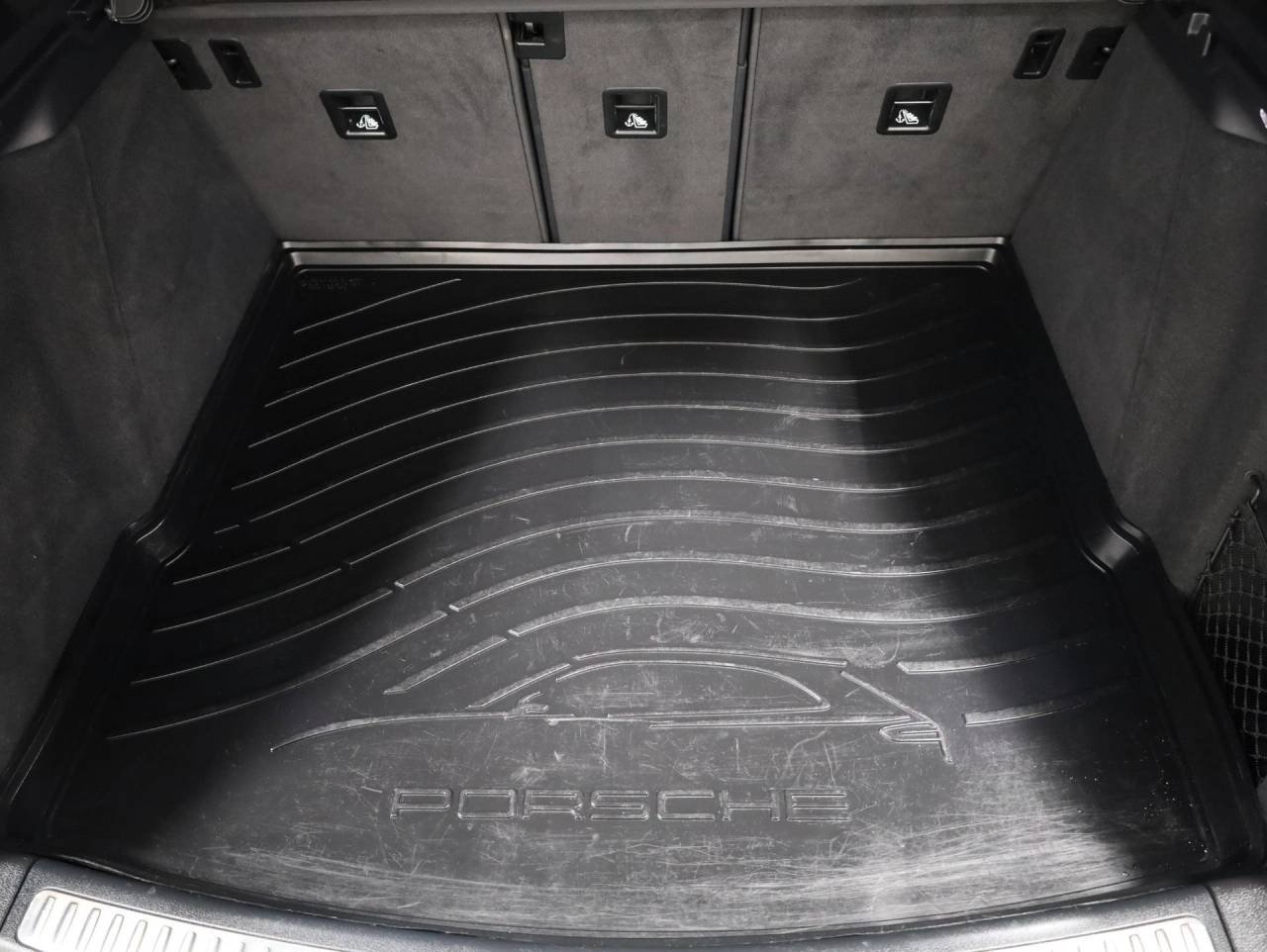 Used 2020 Vulcano Gray Metallic Porsche Macan image 41