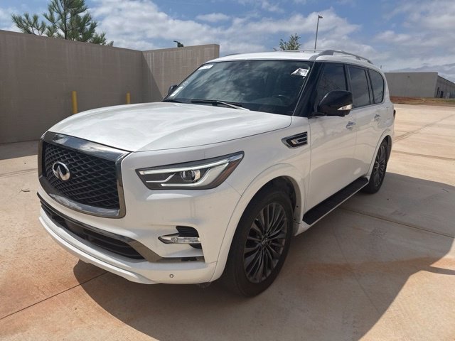 Used 2023 White INFINITI Premium Select image 1
