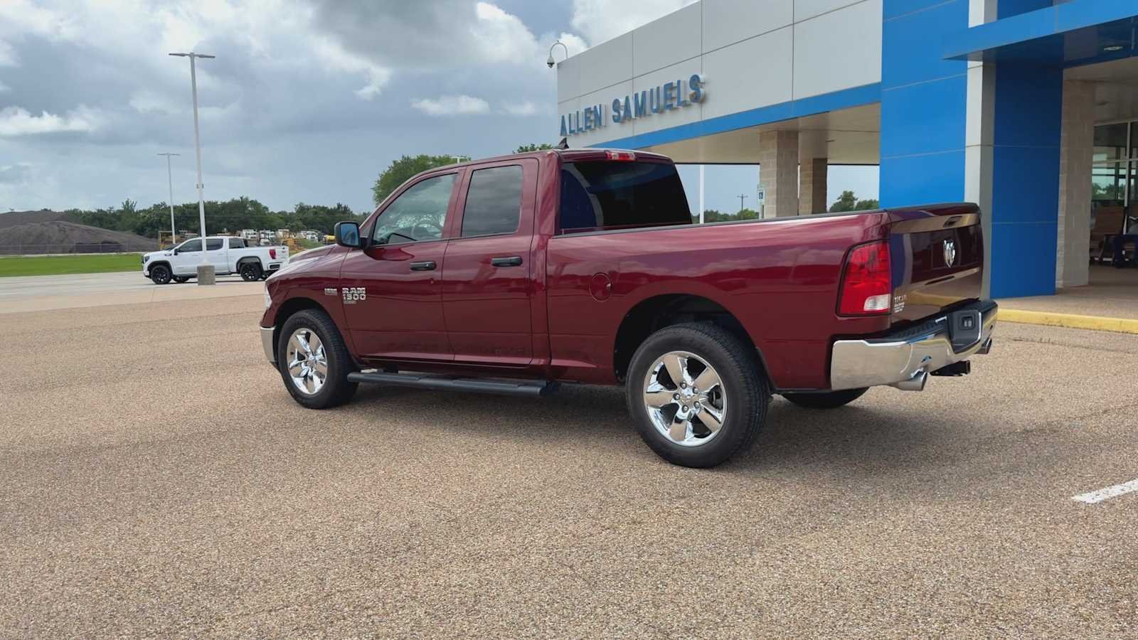 Used 2024 Delmonico Red Pearlcoat Ram Tradesman image 6