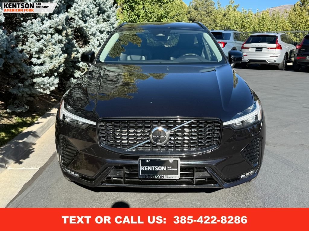 2025 Volvo XC60 B5 Plus photo 2