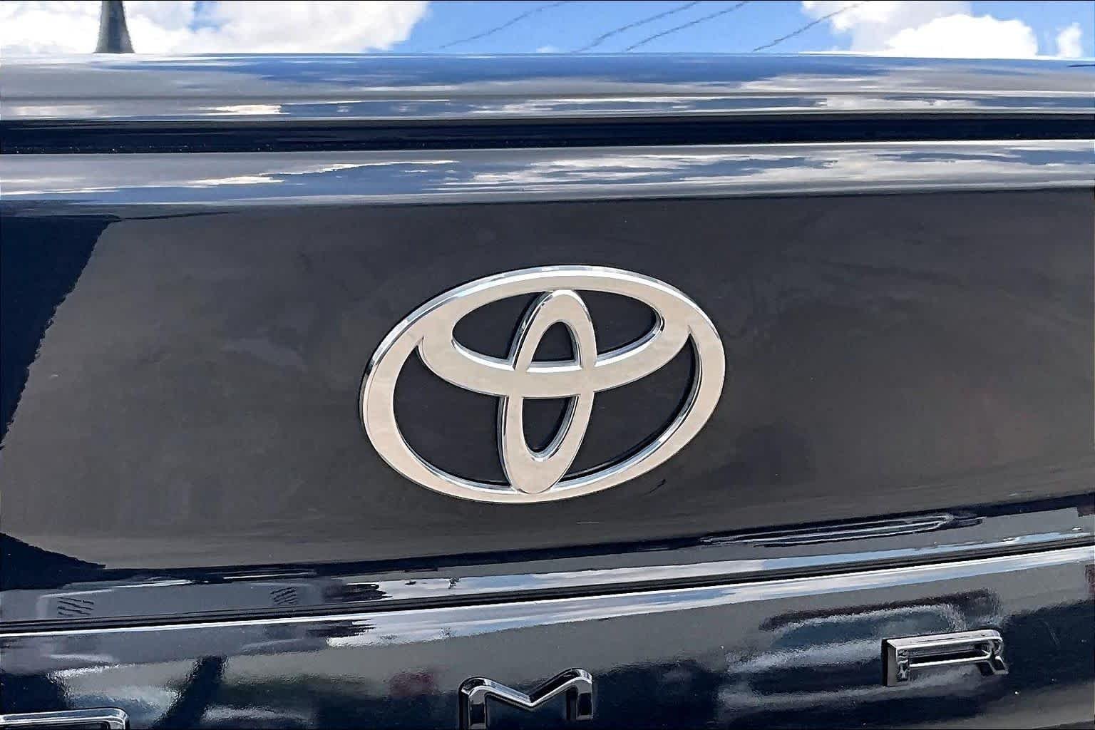 Used 2025 Midnight Black Metallic Toyota SE image 31