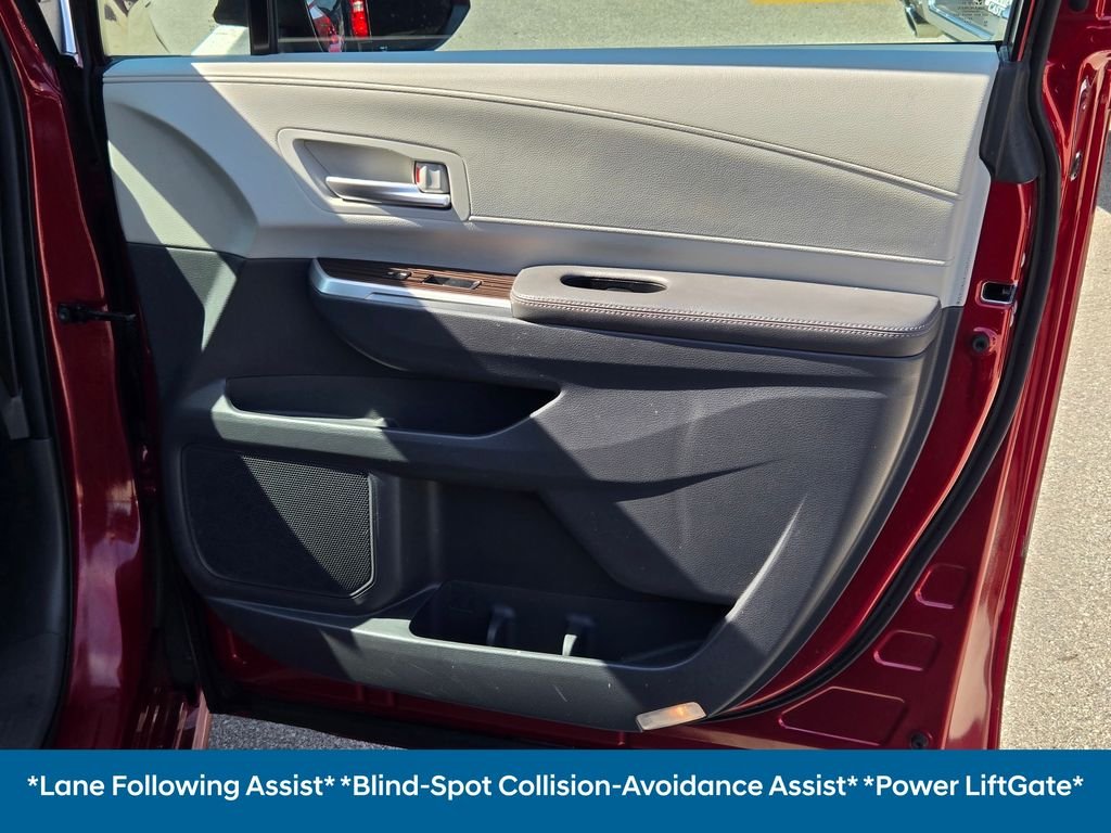 2023 Toyota Sienna XLE - Photo 9