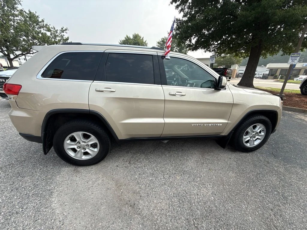 Used 2014 Beige Jeep Laredo image 8