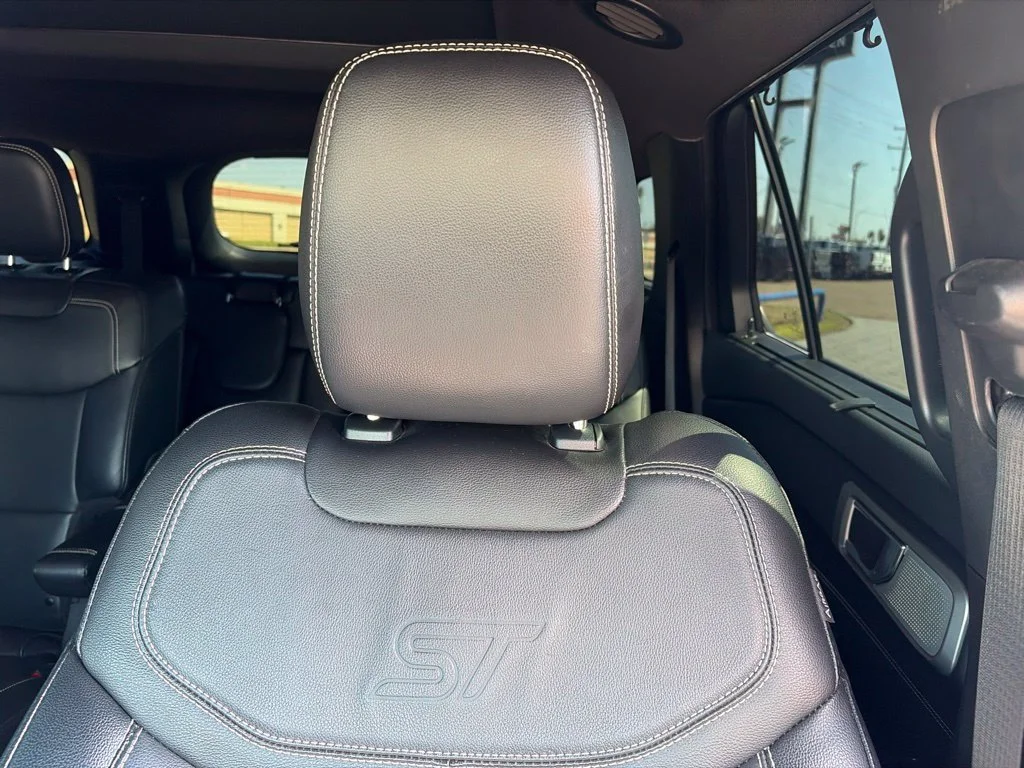 Used 2023  Ford ST image 16