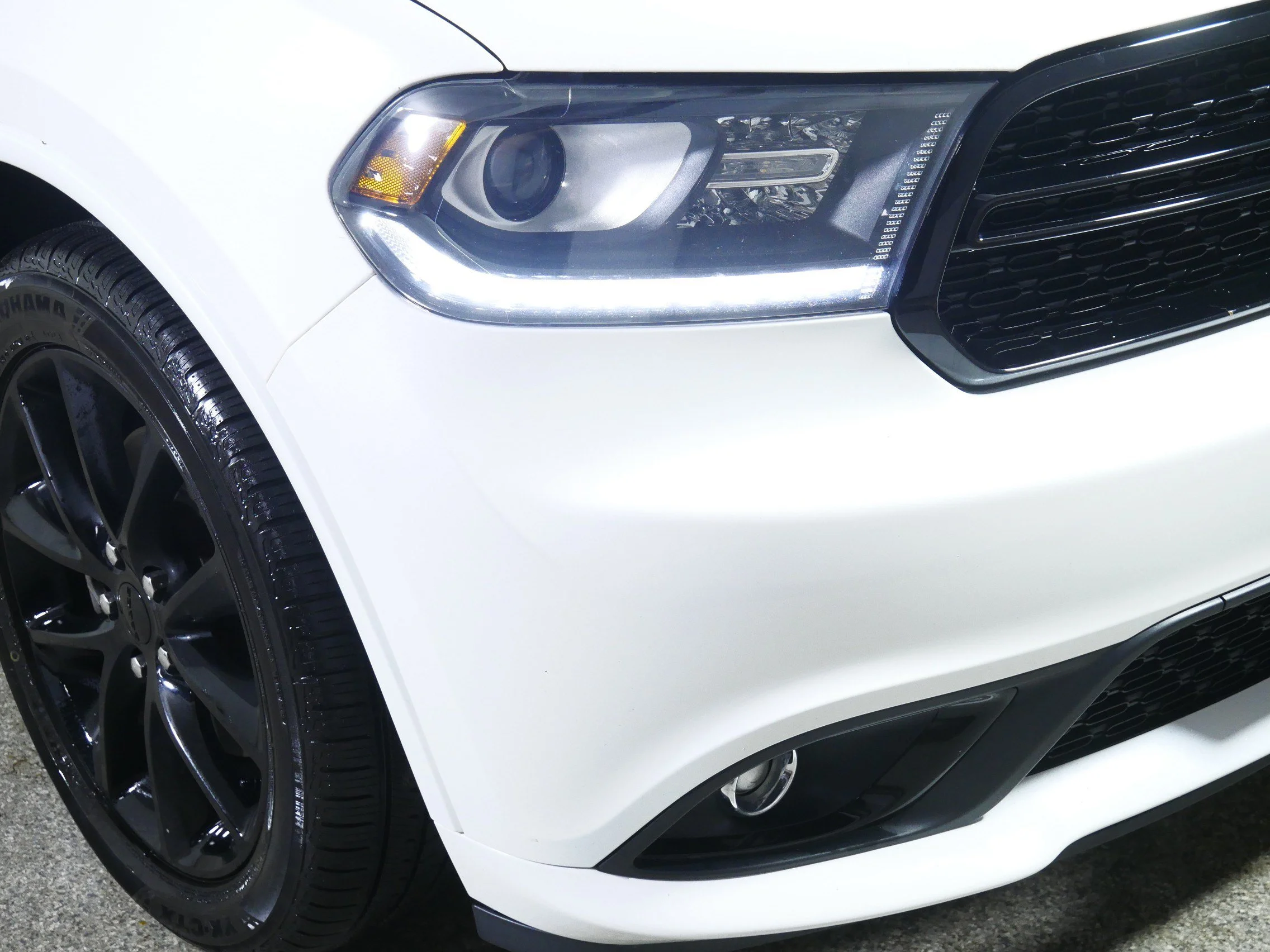 Used 2017 Vice White Tri-Coat Pearl Dodge R/T image 16