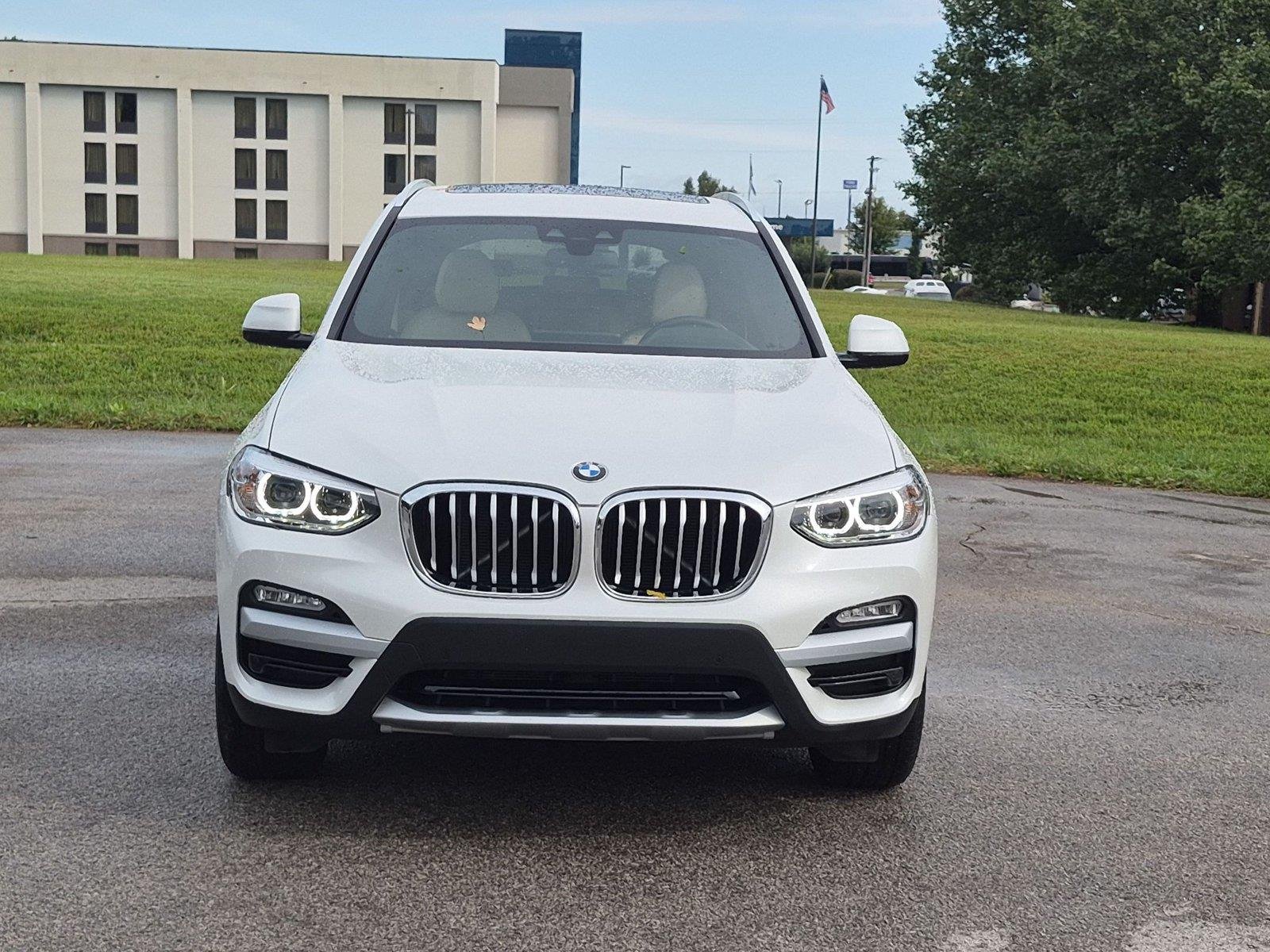 Used 2019 Mineral White Metallic BMW xDrive30i image 8